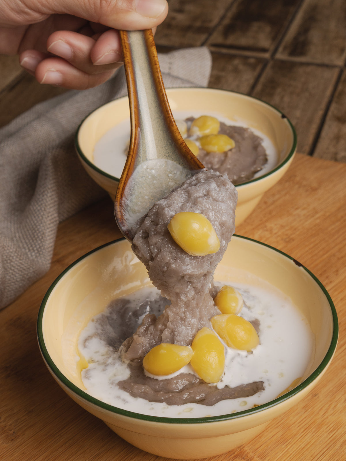 Teochew orh nee topped with ginkgo nuts